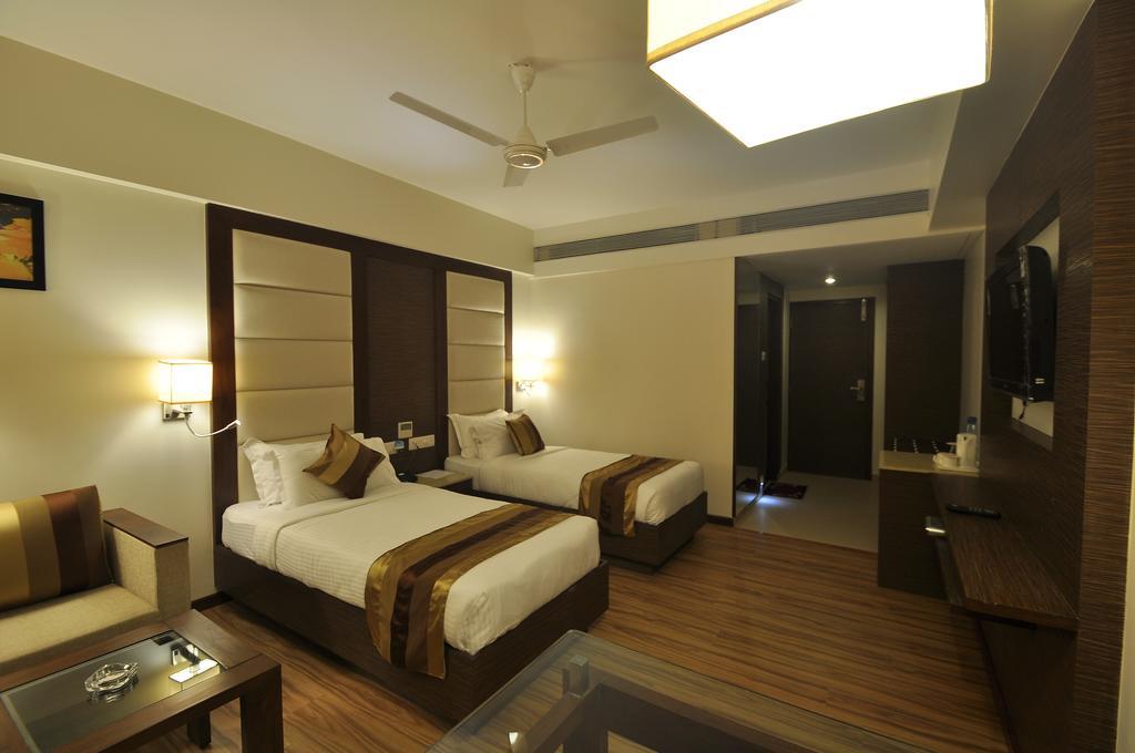 Le Grande Residency -Unmarried Couples Are Not Allowed Ahmedabad Exterior photo