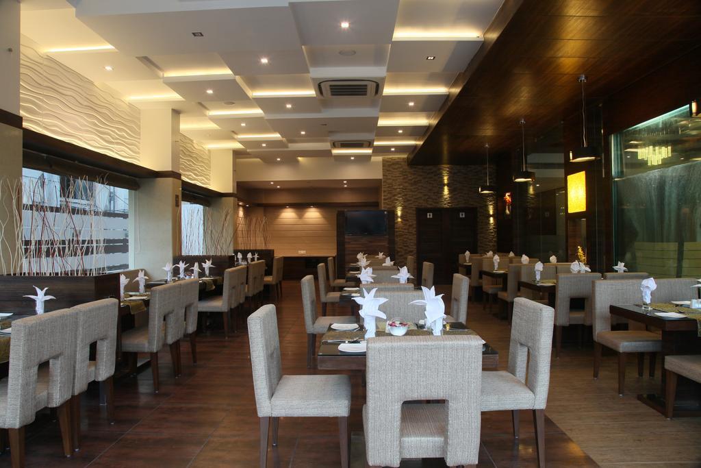 Le Grande Residency -Unmarried Couples Are Not Allowed Ahmedabad Exterior photo