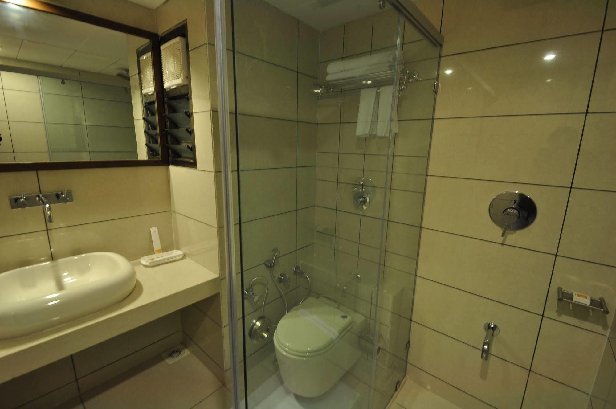Le Grande Residency -Unmarried Couples Are Not Allowed Ahmedabad Exterior photo